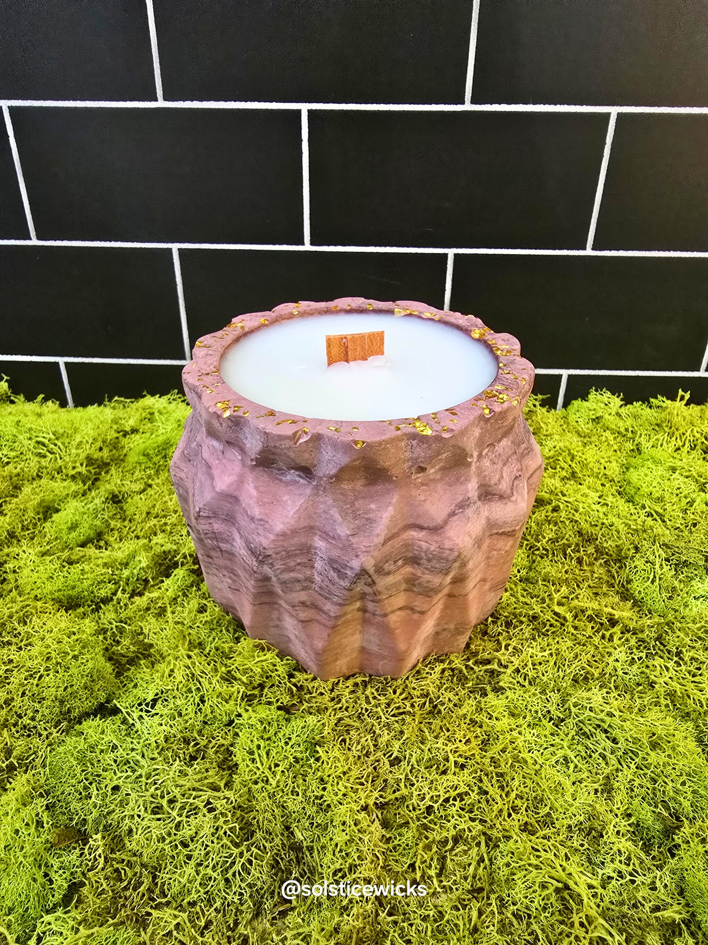 Floral Drift Candle – floral, citrus, and ozone scent in concrete jar with coconut wax.